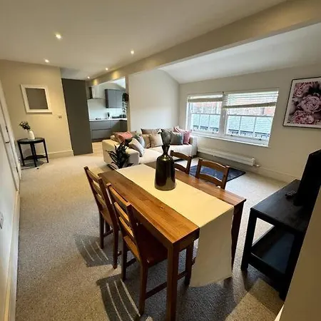 Apartment Osbourne House Pink 2 Bed, 2 And Half Bath
