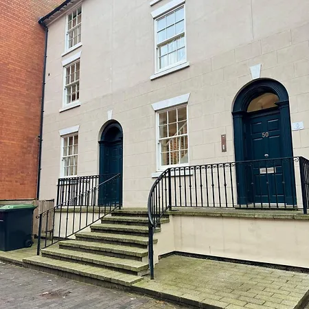 Apartment Osbourne House Pink 2 Bed, 2 And Half Bath