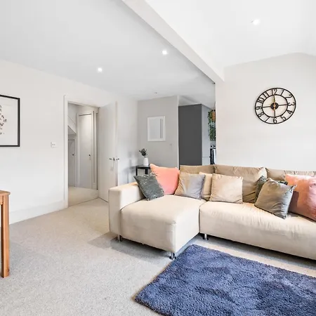 Osbourne House Pink 2 Bed, 2 And Half Bath Birmingham