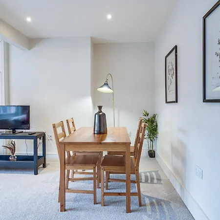 Apartment Osbourne House Pink 2 Bed, 2 And Half Bath *