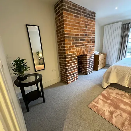 Osbourne House Pink 2 Bed, 2 And Half Bath Apartment Birmingham