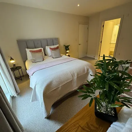 Apartment Osbourne House Pink 2 Bed, 2 And Half Bath